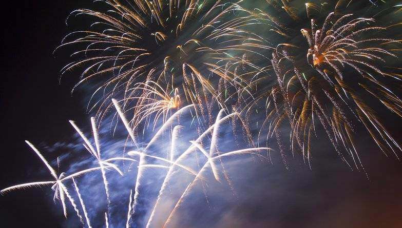Spectacular Fireworks At Leeds Castle