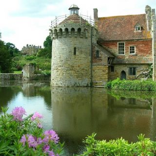 Love this picture of Scotney Castle. What's your favourite Kent Castle?
.
.
.
.
.
#scotneycastle #kentcastles #kentlandmarks #nationaltrust #kent #lifestyle #magazine #local #advertising #business #businessadvertising #magazineadvertising #kentlifestylemagazine #localbusiness #printadvertising #digitaladvertising #repost
